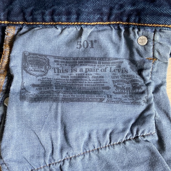 Levi’s 501 High Rise Shorts - Picture 6 of 10